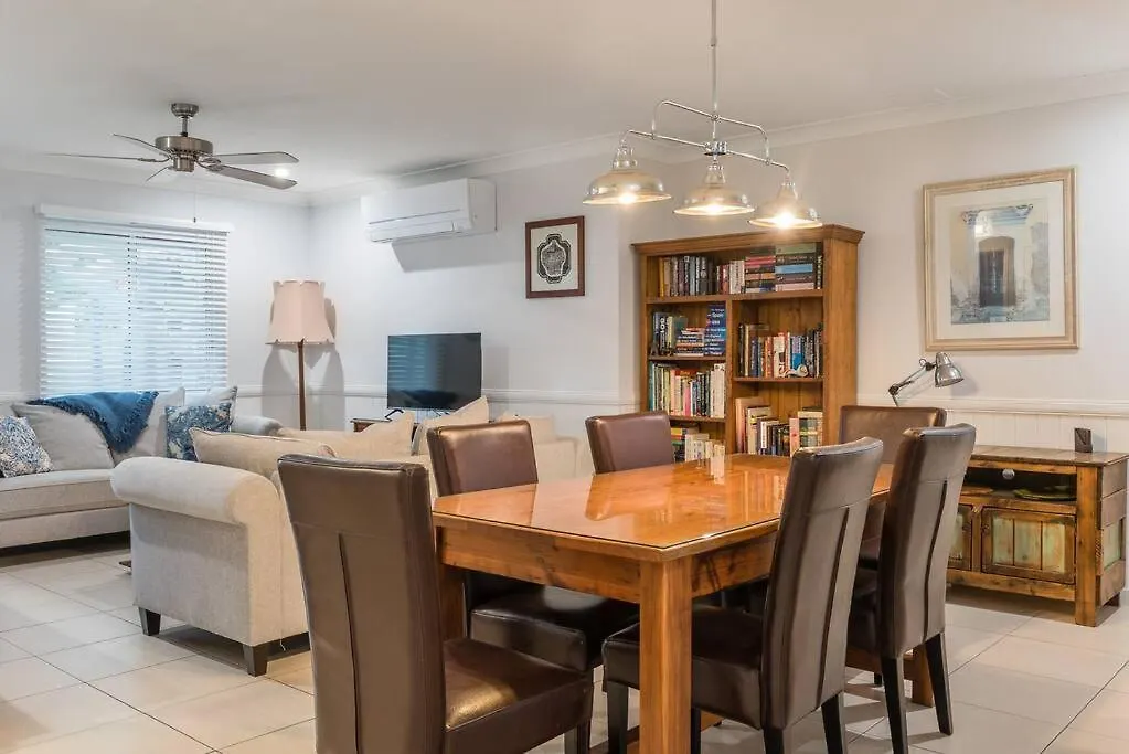 Holiday home Birdsong Yeronga - Inner City Village Sanctuary Brisbane Australia