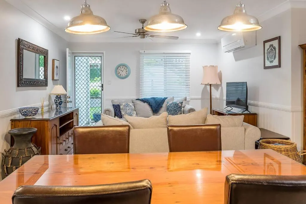 Holiday home Birdsong Yeronga - Inner City Village Sanctuary Brisbane